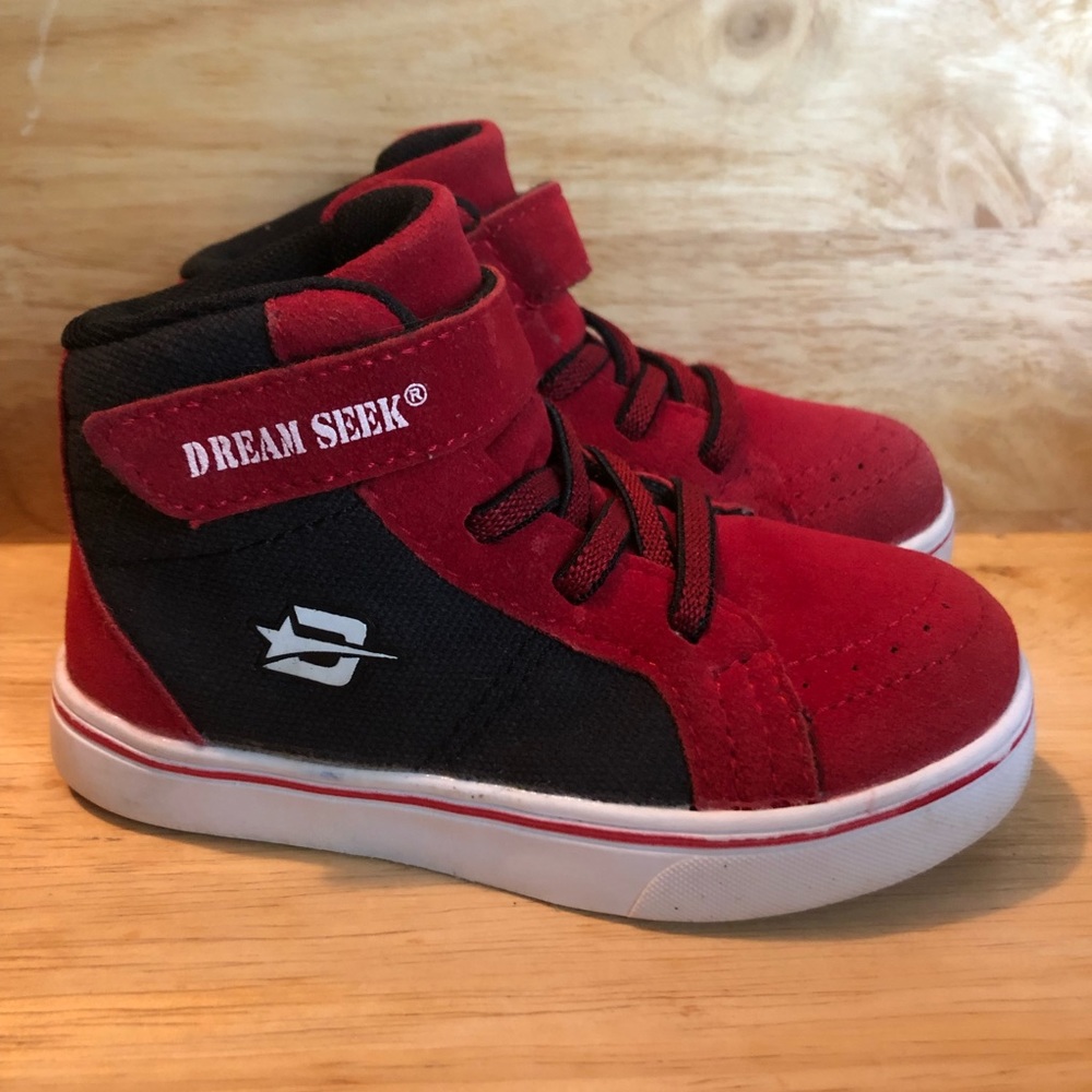 Dream Seek High Top Sneakers Boys 7 USA 23 EURO